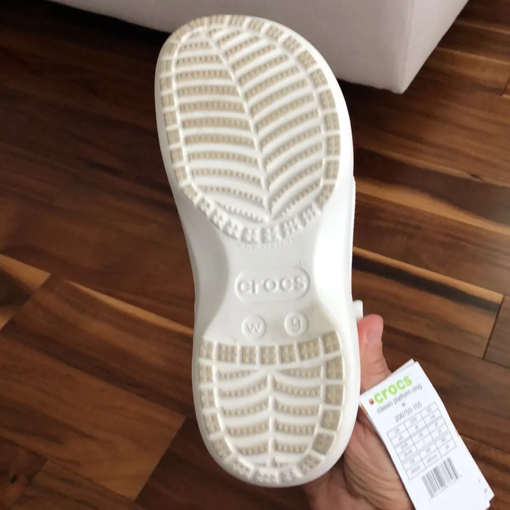 CROCS WHITE PLATFORM CLOGS NWT HAS BEEN TRIED ON IN STORE SIZE WOMENS US9 - Picture 6 of 8